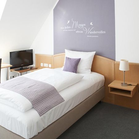 Hotel Am Markt Hungen Экстерьер фото